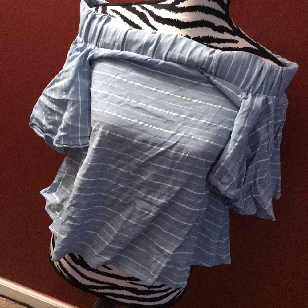 Off shoulder Top - Picture 3 of 3